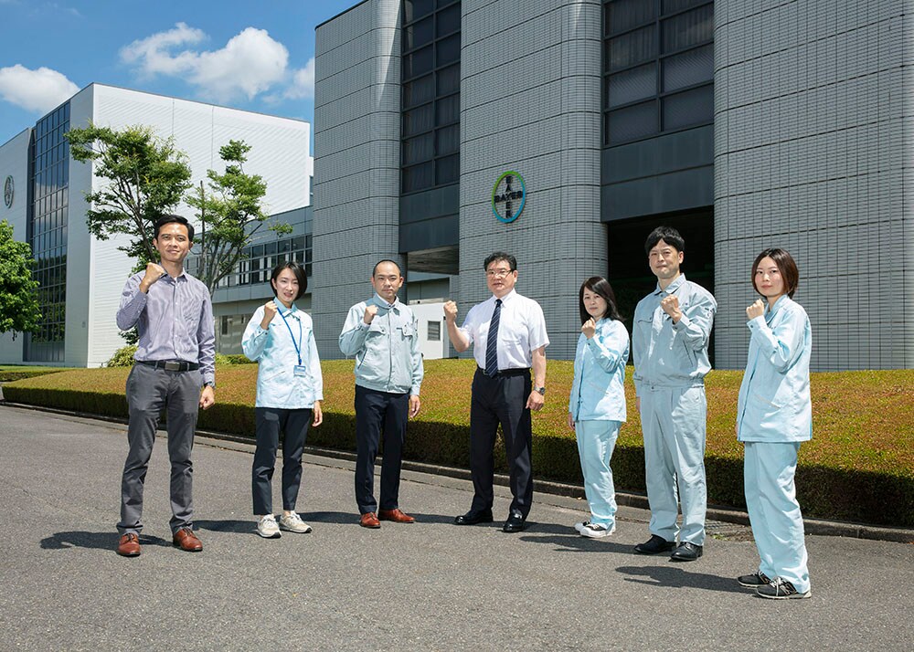 わたしたちの仕事は、世界とつながる（集合写真）